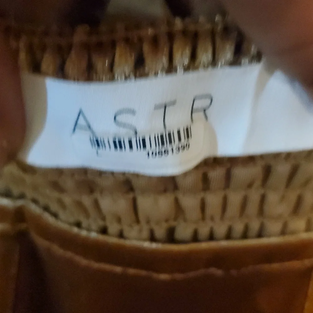 ASTR Gold Velvet Puff Sleeve Blouse Large